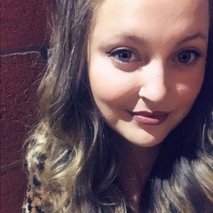 Meet your Posher, Corinne